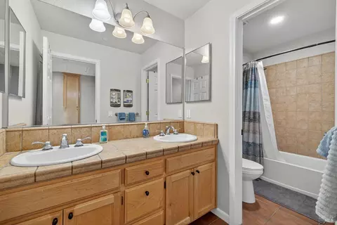 Bath - 8050 Leno Dr, Windsor, CA 95492 photo 4 of 4