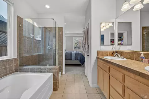 Bath - 8050 Leno Dr, Windsor, CA 95492 photo 2 of 4