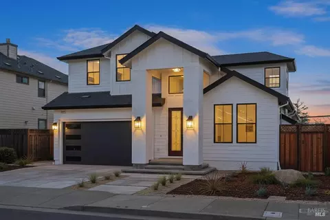 3727 Paxton Pl, Santa Rosa, CA 95404