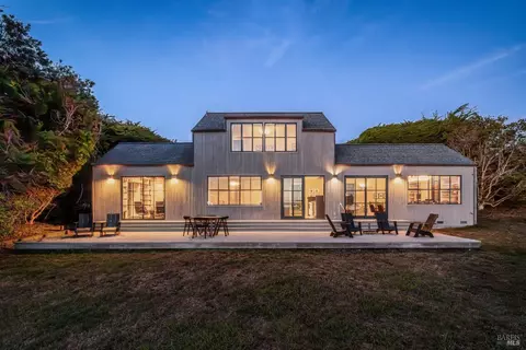 36690 Mariners Dr, The Sea Ranch, CA 95497