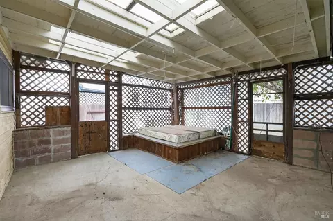 Exterior - 1018 E Tabor Ave, Fairfield, CA 94533 photo 6 of 7