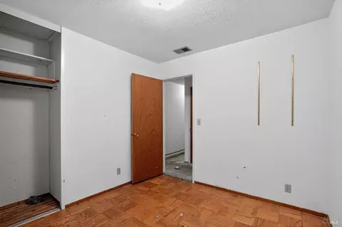 Bedroom - 1018 E Tabor Ave, Fairfield, CA 94533 photo 5 of 6