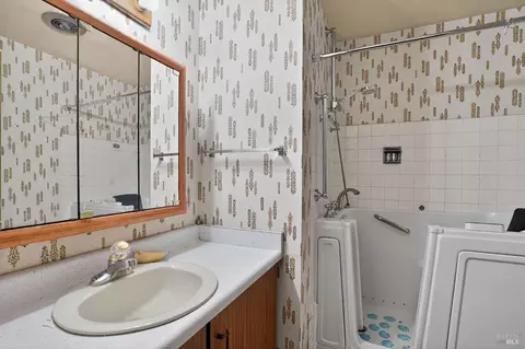 Bath - 1018 E Tabor Ave, Fairfield, CA 94533 photo 2 of 2