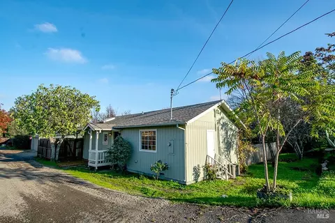 19191 Arnold Dr, Sonoma, CA 95476