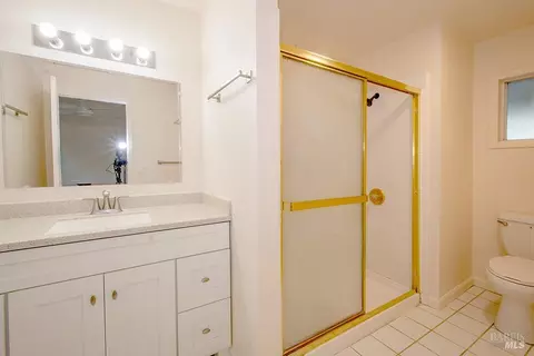 Bath - 19191 Arnold Dr, Sonoma, CA 95476 photo 1 of 4