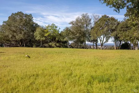 2360 Sycamore Ave, Santa Rosa, CA 95404