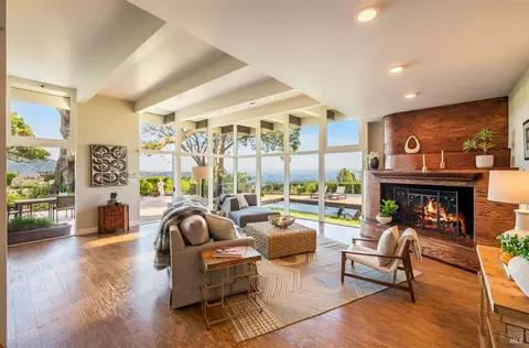 25 Oakhurst Rd, San Rafael, CA 94901