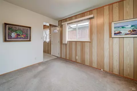 Living - 818 Ashwood Ave, Vallejo, CA 94591 photo 4 of 4