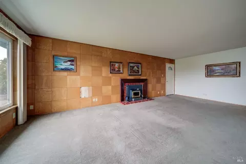 Living - 818 Ashwood Ave, Vallejo, CA 94591 photo 1 of 4