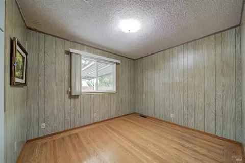 Bedroom - 818 Ashwood Ave, Vallejo, CA 94591 photo 3 of 5