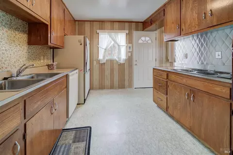 Kitchen - 818 Ashwood Ave, Vallejo, CA 94591 photo 3 of 3