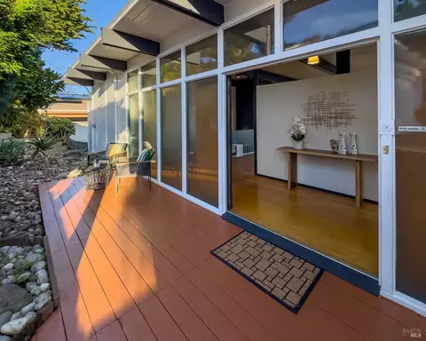 213 Cleveland Ct, Mill Valley, CA 94941 photo 8