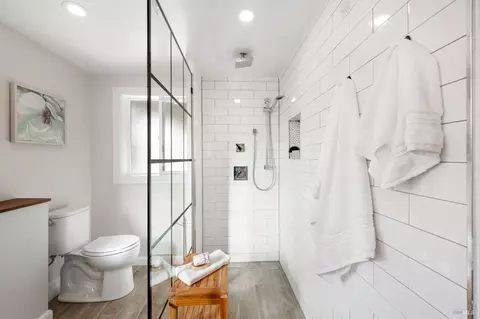 Bath - 1612 Spruce St, Napa, CA 94559 photo 4 of 6
