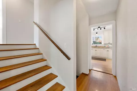 Entry Way - 1612 Spruce St, Napa, CA 94559 photo 2 of 4