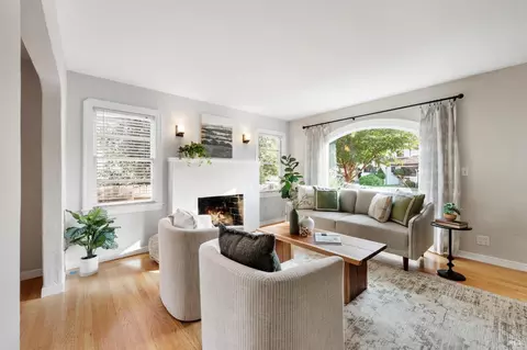 Living - 1612 Spruce St, Napa, CA 94559 photo 3 of 4