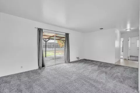 Living - 301 Markham Ave, Vacaville, CA 95688 photo 2 of 2