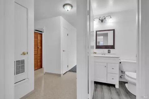 Entry Way - 301 Markham Ave, Vacaville, CA 95688 photo 3 of 3