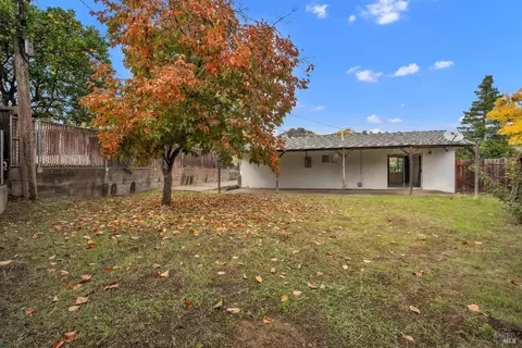 Exterior - 301 Markham Ave, Vacaville, CA 95688 photo 4 of 7