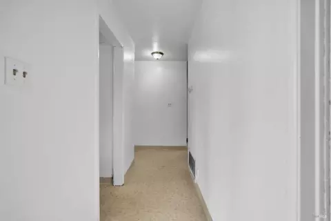 Entry Way - 301 Markham Ave, Vacaville, CA 95688 photo 1 of 3