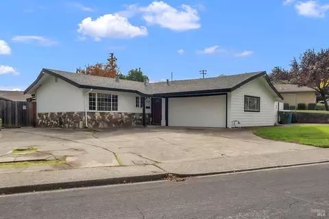 301 Markham Ave, Vacaville, CA 95688