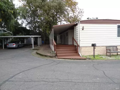 6 Larkspur Pl, Santa Rosa, CA 95409