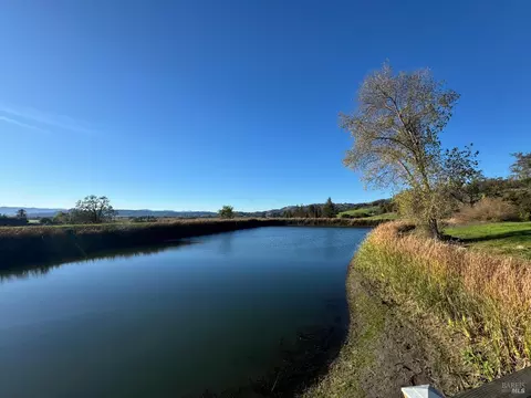 6114 Red Winery Rd, Geyserville, CA 95441