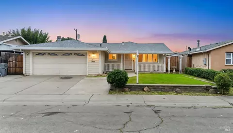 625 Cypress St, Dixon, CA 95620