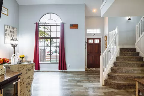 Entry Way - 236 Belfiore Ln, Windsor, CA 95492 photo 5 of 9