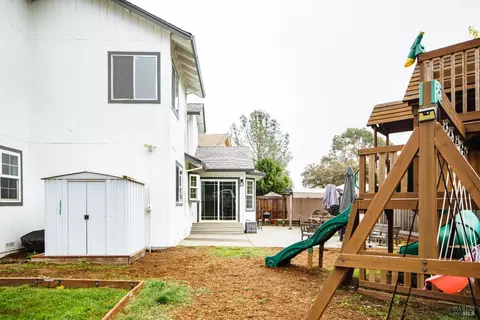 Exterior - 236 Belfiore Ln, Windsor, CA 95492 photo 8 of 9