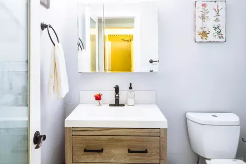 Bath - 236 Belfiore Ln, Windsor, CA 95492 photo 1 of 6