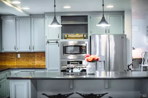 Kitchen - 236 Belfiore Ln, Windsor, CA 95492 photo 1 of 9