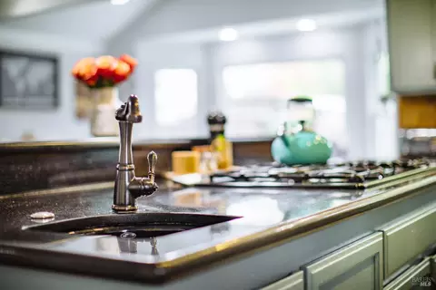 Kitchen - 236 Belfiore Ln, Windsor, CA 95492 photo 7 of 9