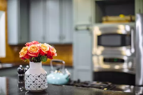 Kitchen - 236 Belfiore Ln, Windsor, CA 95492 photo 4 of 9