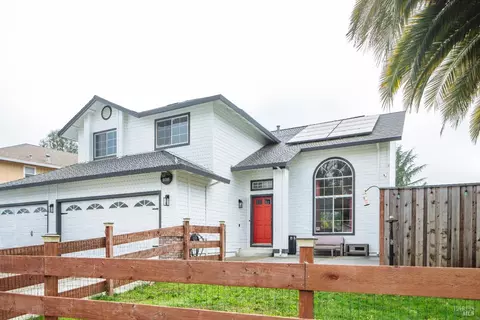 Exterior - 236 Belfiore Ln, Windsor, CA 95492 photo 2 of 9