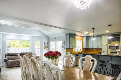 Dining - 236 Belfiore Ln, Windsor, CA 95492 photo 1 of 4