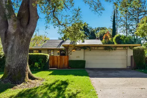 1339 Mission Dr, Sonoma, CA 95476
