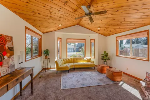 1338 Laurel Ave, Ukiah, CA 95482