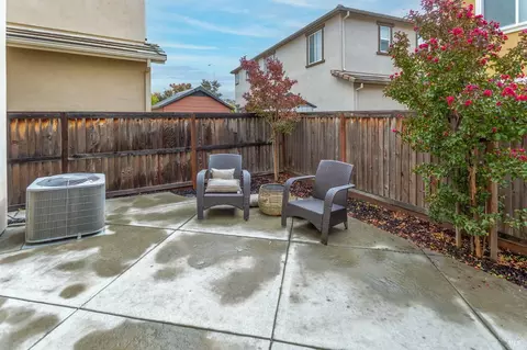 Exterior - 401 Brevard Ct, Fairfield, CA 94534 photo 3 of 5