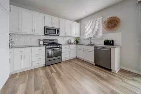 Kitchen - 401 Brevard Ct, Fairfield, CA 94534 photo 1 of 2