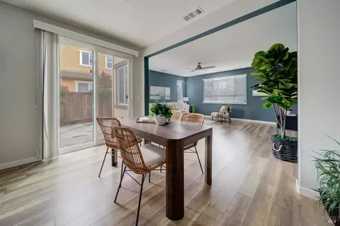 Dining - 401 Brevard Ct, Fairfield, CA 94534 photo 2 of 3