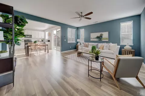 Living - 401 Brevard Ct, Fairfield, CA 94534 photo 1 of 4