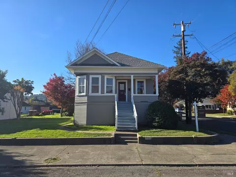 597 Seymour St, Napa, CA 94559