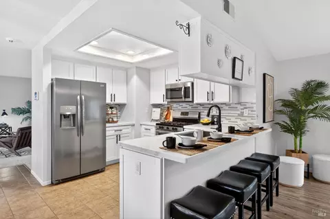 Kitchen - 125 Easson Ct, Vallejo, CA 94591 photo 5 of 5