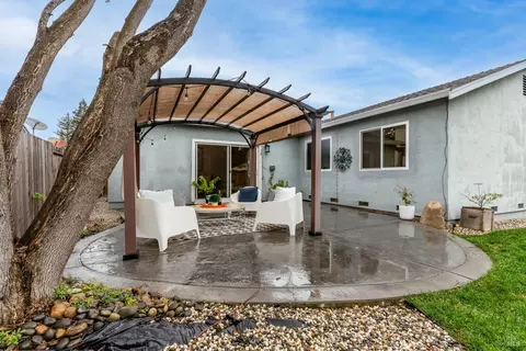 Exterior - 125 Easson Ct, Vallejo, CA 94591 photo 2 of 18