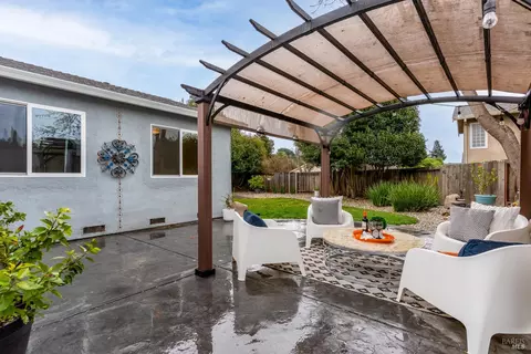 Exterior - 125 Easson Ct, Vallejo, CA 94591 photo 1 of 18