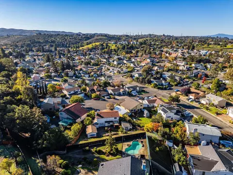 View/Area - 125 Easson Ct, Vallejo, CA 94591 photo 7 of 8