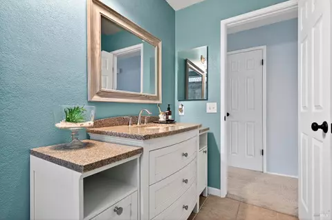 Bath - 125 Easson Ct, Vallejo, CA 94591 photo 7 of 7