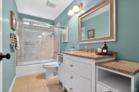 Bath - 125 Easson Ct, Vallejo, CA 94591 photo 5 of 7