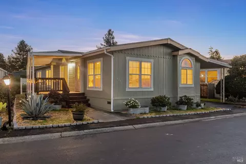 526 Mendocino Dr, Petaluma, CA 94954