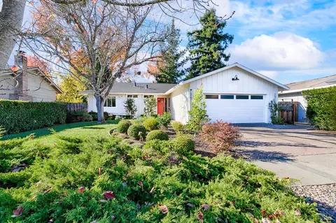 1927 Calavaras Dr, Santa Rosa, CA 95405